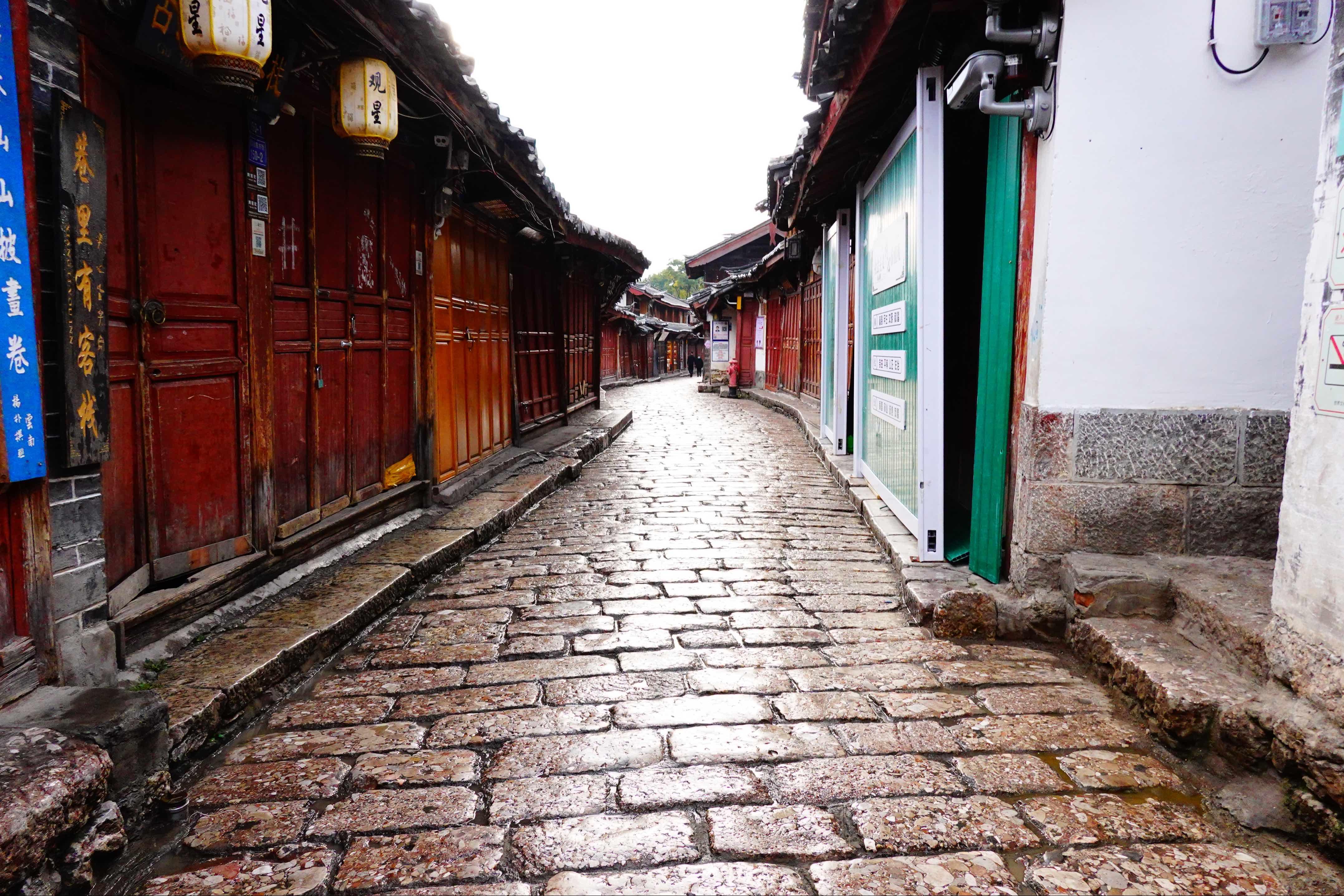 怎么防止室外石材青石板產(chǎn)生銹跡?.jpeg 怎么防止室外石材青石板產(chǎn)生銹跡?.jpeg