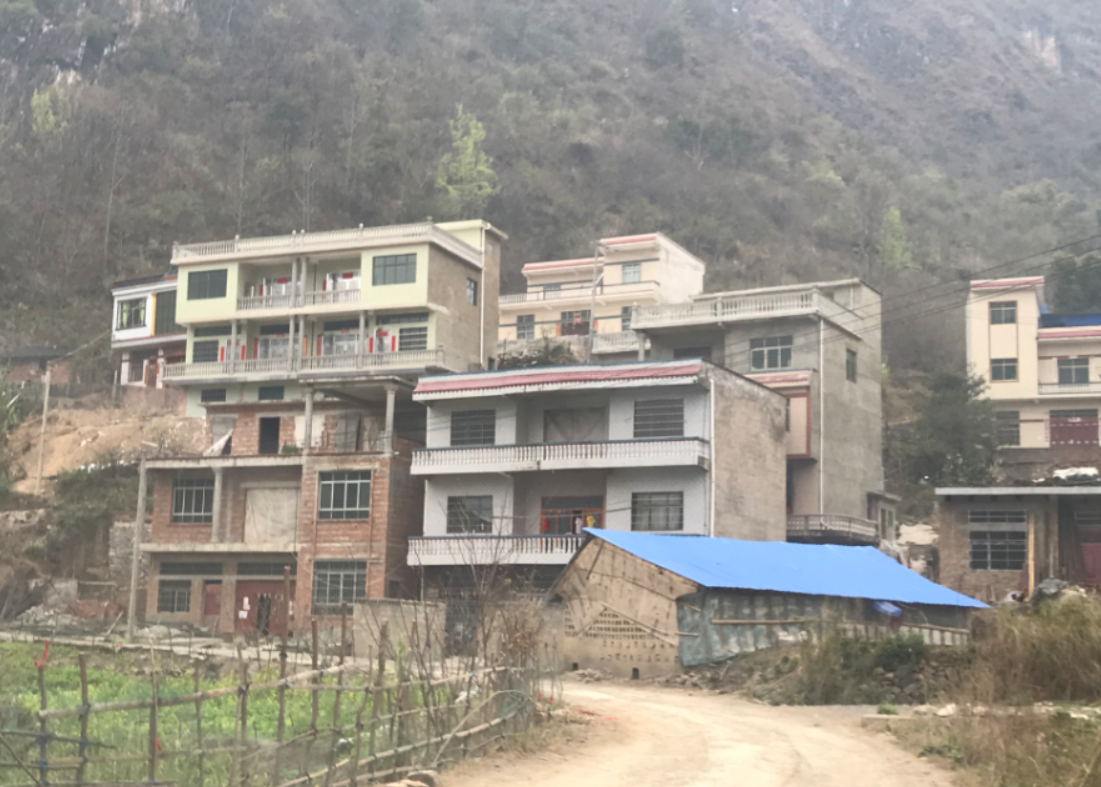 三種常見的馬路沖房子.png 三種常見的馬路沖房子.png