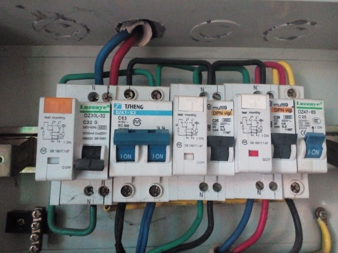 電路跳閘如何解決.png 電路跳閘如何解決.png